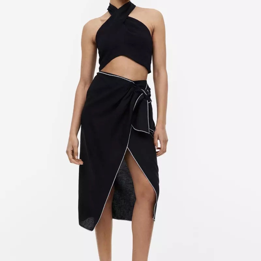 Elegant Black linen blend halter top